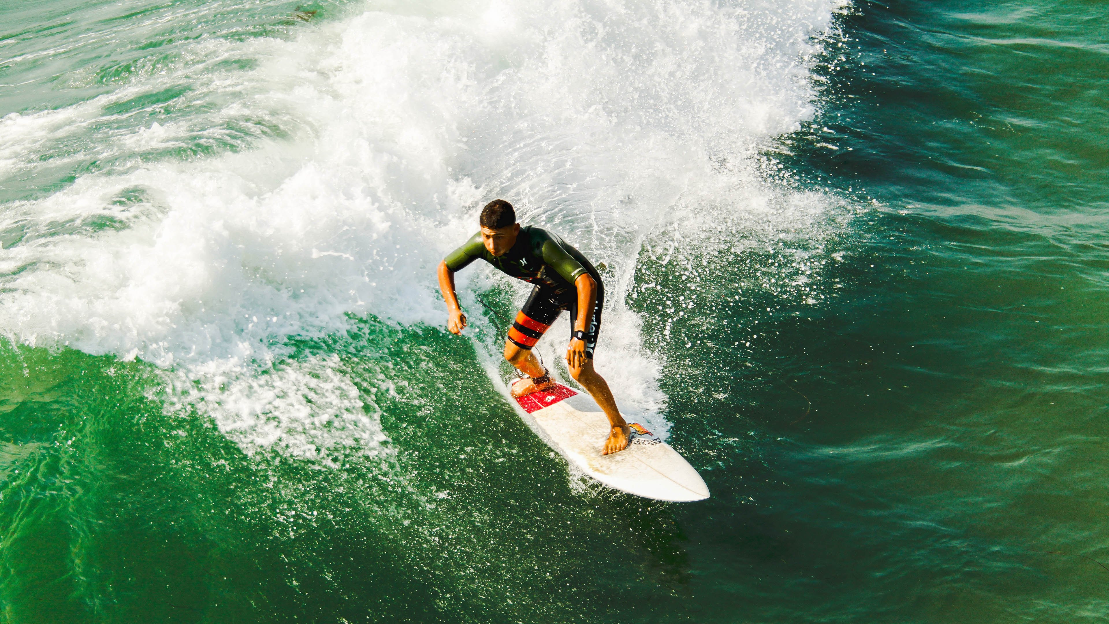 巴萨凭一球险胜，主场艰难拿下对手，巴萨赢了